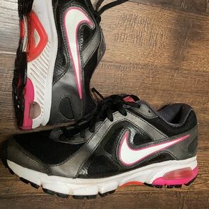 Nike air dictate 2 black and pink.